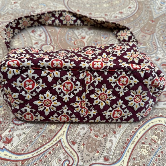 Vera Bradley Retired Pattern Medallion Maggie Shoulder Bag - Picture 4 of 7